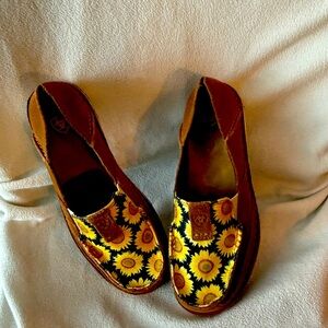 Size 6.5 Ariat loafers